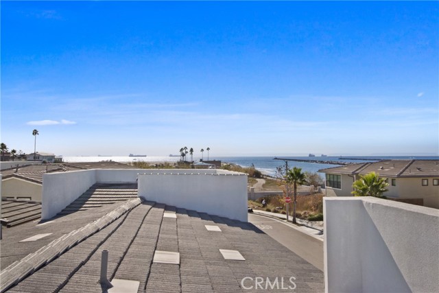 208 Ocean Place, Seal Beach CA: https://media.crmls.org/medias/1ab0e749-ac27-4db8-ba1b-a748e3e6d956.jpg