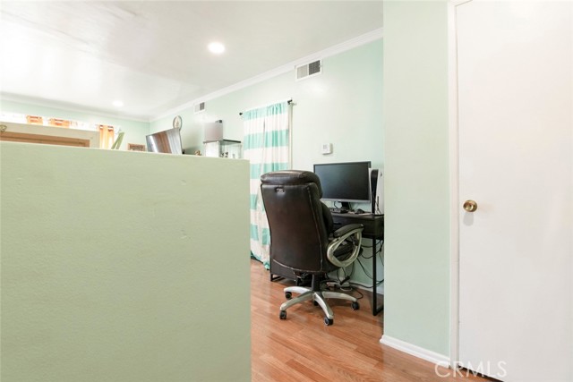 Detail Gallery Image 8 of 36 For 17151 Roscoe Bld #21,  Northridge,  CA 91325 - 2 Beds | 1/1 Baths