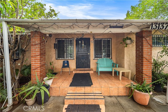 Detail Gallery Image 3 of 35 For 13137 Terra Bella St, Pacoima,  CA 91331 - 3 Beds | 2 Baths