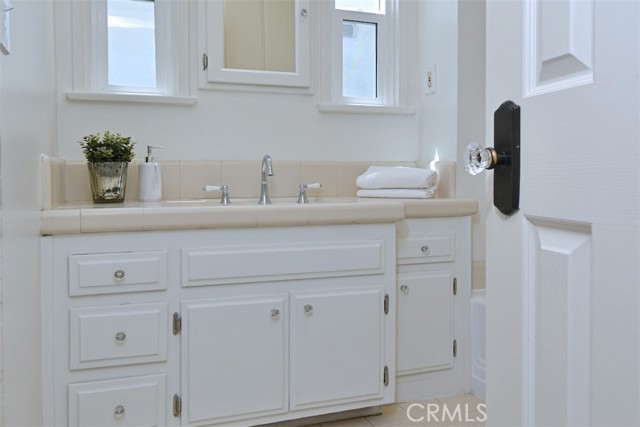 4058 Shadyglade Avenue, Studio City CA: https://media.crmls.org/medias/1ab27a5b-1bb8-422b-970e-68bb04781308.jpg