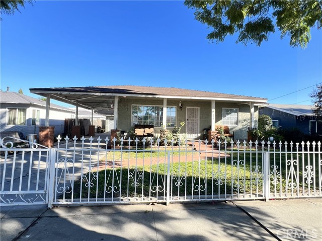 Detail Gallery Image 2 of 37 For 828 N Angeleno, Azusa,  CA 91702 - 4 Beds | 3 Baths