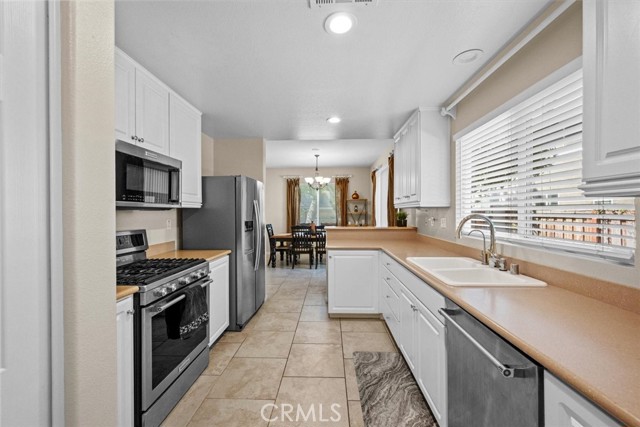 Detail Gallery Image 19 of 46 For 22528 Canal Cir, Grand Terrace,  CA 92313 - 3 Beds | 2/1 Baths