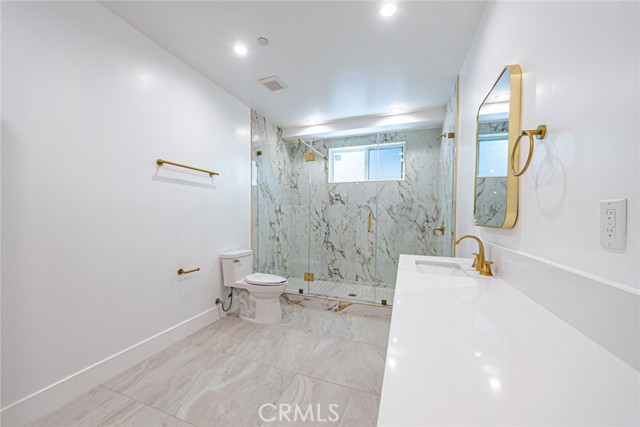 Detail Gallery Image 10 of 19 For 242 N Dillon, Silver Lake Los Angeles,  CA 90026 - 4 Beds | 2 Baths