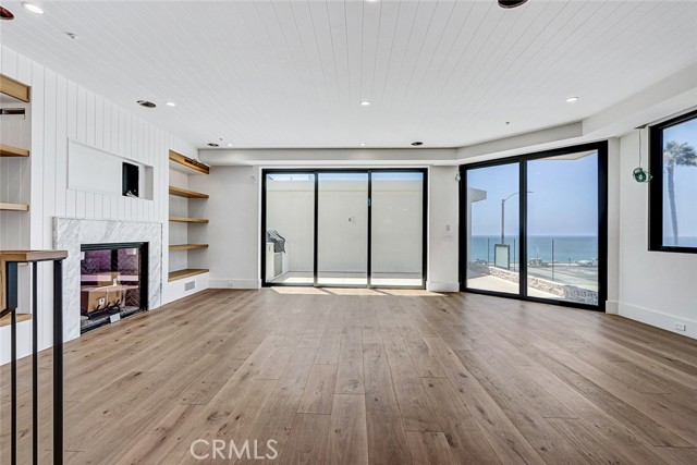 1400 Esplanade, Redondo Beach, California 90277, 4 Bedrooms Bedrooms, 0 ,4 BathroomsBathrooms,Residential,For Sale,Esplanade,0,SB26127556