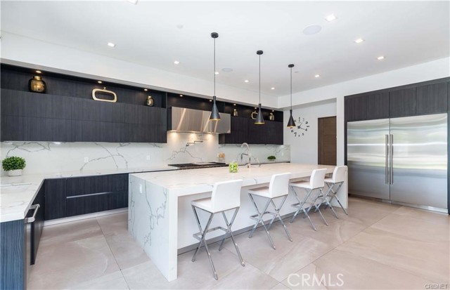 5239 Avenida Hacienda, Tarzana CA: https://media.crmls.org/medias/1ab5fd44-df15-4506-b1bc-1f2042dfcbff.jpg