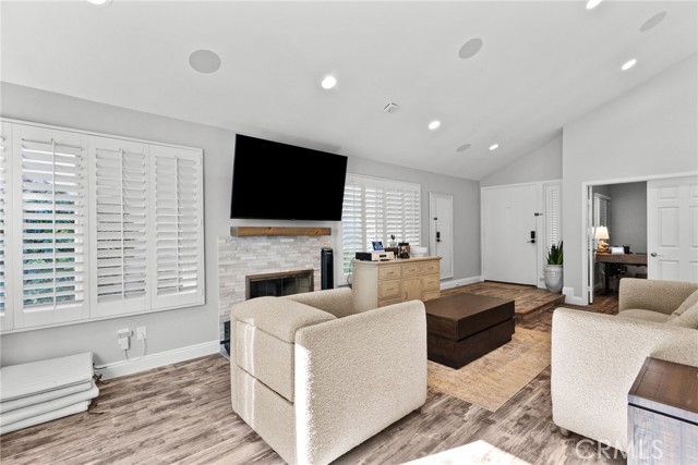 Detail Gallery Image 5 of 33 For 18 Brookdale, Irvine,  CA 92604 - 3 Beds | 2 Baths