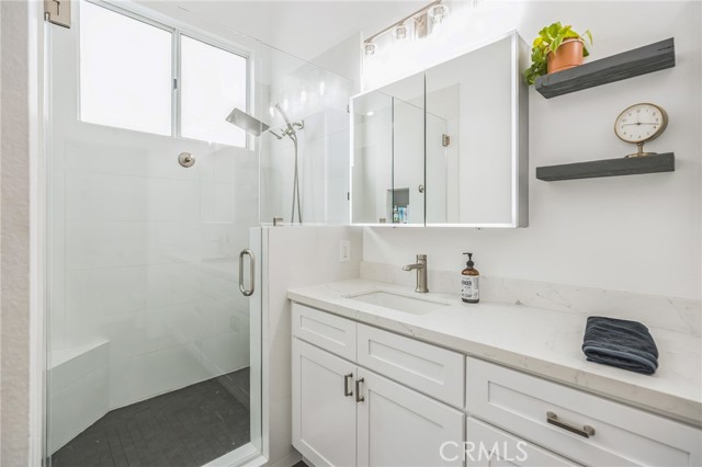 32 Carriage Drive, Lake Forest CA: https://media.crmls.org/medias/1ab6b3cd-9e8a-49d2-9539-5e279fcdcdbf.jpg