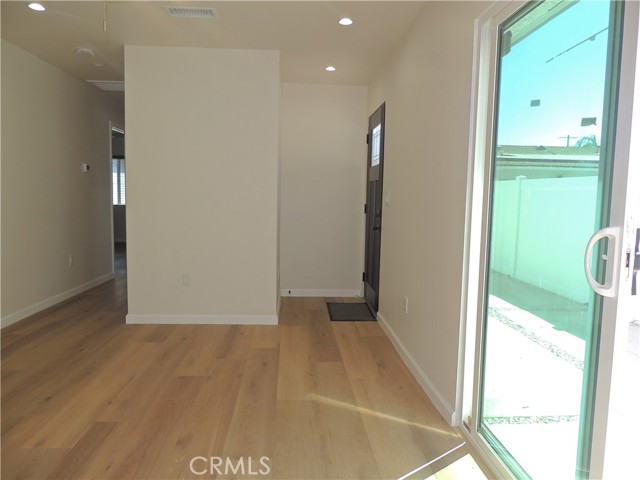 Detail Gallery Image 5 of 27 For 27871 1/2 Galeton, Canyon Country,  CA 91387 - 2 Beds | 2 Baths