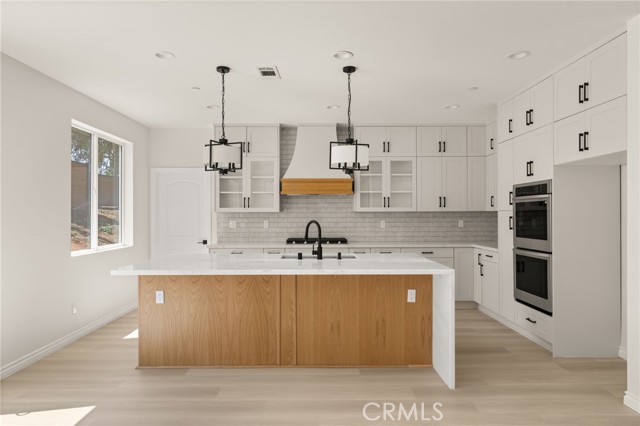 Detail Gallery Image 4 of 36 For 5978 Copperfield Ave, Riverside,  CA 92506 - 5 Beds | 4/1 Baths