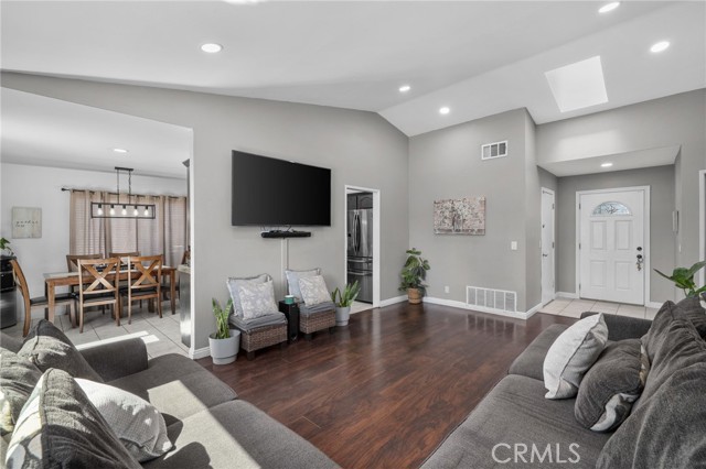 Detail Gallery Image 5 of 20 For 24315 Dolan Dr, Moreno Valley,  CA 92553 - 4 Beds | 2 Baths