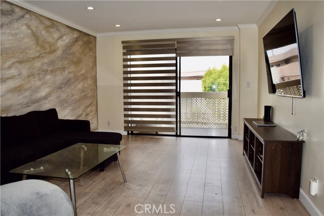 10149 Commerce Avenue, Tujunga CA: https://media.crmls.org/medias/1aba2d58-2b74-4619-8d10-1a8e68645f71.jpg