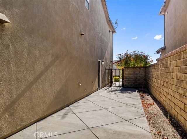 28002 Kenny Lane, Saugus CA: https://media.crmls.org/medias/1aba58e9-2a3b-427d-b62d-a026d478103f.jpg