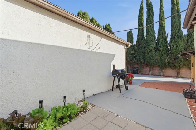 2106 Mcpherson Avenue, Los Angeles CA: https://media.crmls.org/medias/1aba9518-77a6-4d32-ad2f-b5ba7e4baea3.jpg