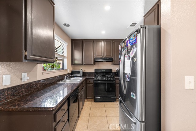 Detail Gallery Image 11 of 26 For 4846 Karling Pl, Palmdale,  CA 93552 - 3 Beds | 2 Baths