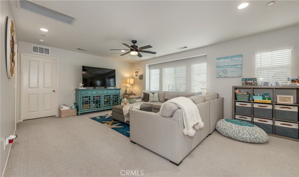 https://media.crmls.org/medias/1abae362-8498-47ff-be17-cd4f9521ce97.jpg?preset=X-Large