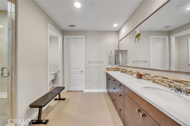 17 Lowland, Irvine CA: https://media.crmls.org/medias/1abc3169-e46d-4d54-a113-30d3f2c56e78.jpg