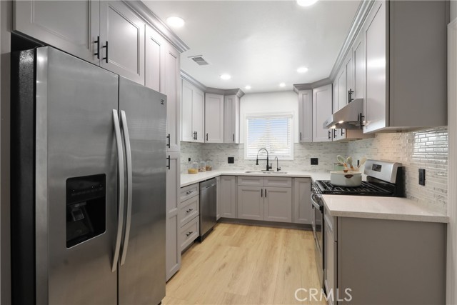 Detail Gallery Image 9 of 34 For 10082 Bonser, Garden Grove,  CA 92840 - 6 Beds | 3 Baths