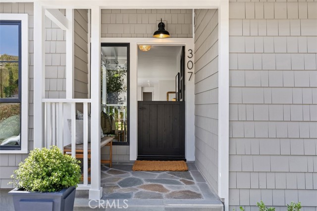 Detail Gallery Image 6 of 48 For 307 Emerald Bay, Laguna Beach,  CA 92651 - 5 Beds | 4/1 Baths