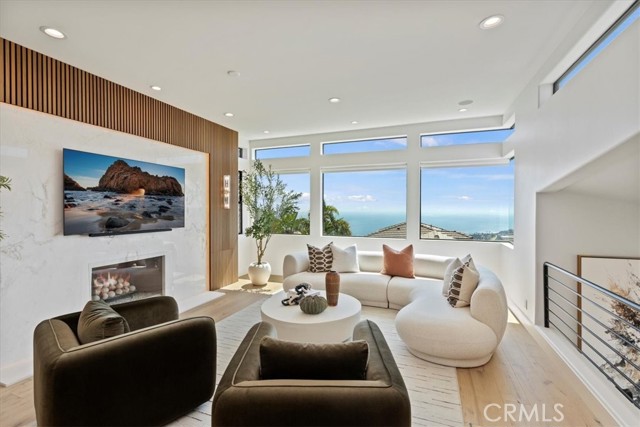Detail Gallery Image 14 of 53 For 1425 Skyline, Laguna Beach,  CA 92651 - 4 Beds | 3/1 Baths