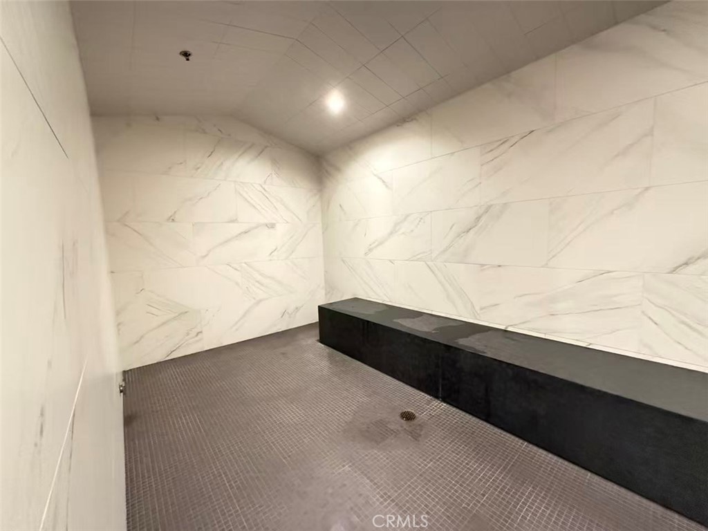 https://media.crmls.org/medias/1abeeff9-b8e0-4086-baa0-cba321ea3194.jpg?preset=X-Large