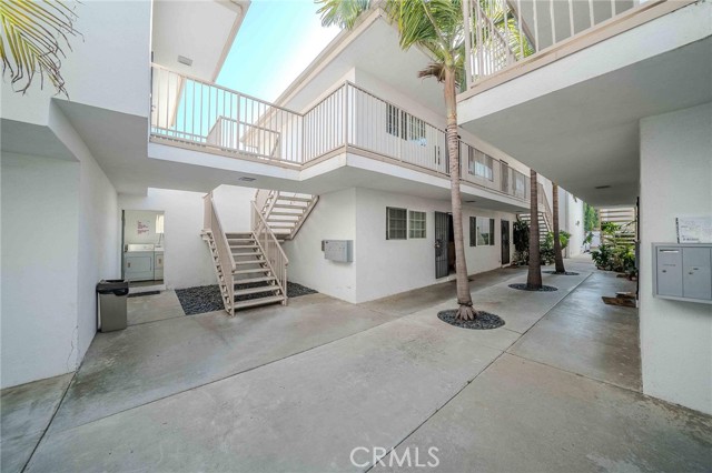 Image 2 of 6 For 625 Amapola  