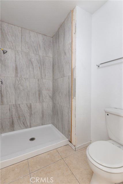 Detail Gallery Image 16 of 16 For 2512 N Tustin #D,  Santa Ana,  CA 92705 - 4 Beds | 2/1 Baths