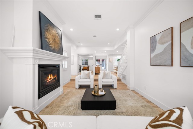 14 Eagle point, Irvine CA: https://media.crmls.org/medias/1abfb08a-2190-496c-add2-e943beee23c5.jpg