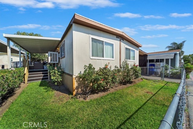 Detail Gallery Image 4 of 27 For 250 N Linden Avenue #327,  Rialto,  CA 92376 - 4 Beds | 2 Baths