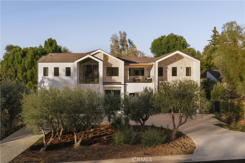 4744 Vista De Oro Avenue luxury home for sale in Woodland Hills California