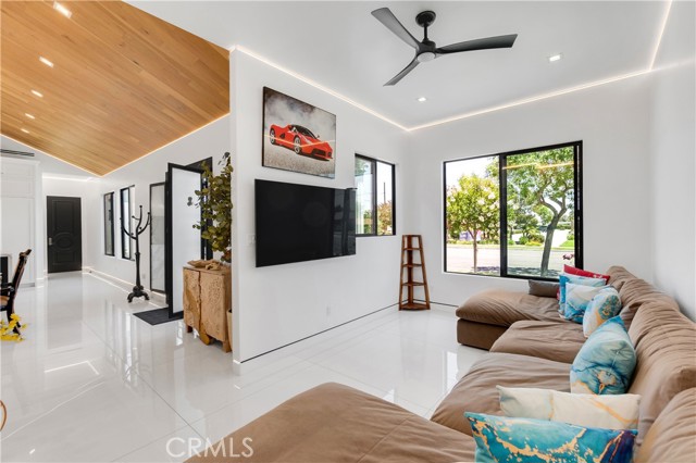 Detail Gallery Image 26 of 42 For 9509 Downey Ave, Downey,  CA 90240 - 5 Beds | 3 Baths