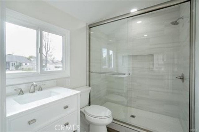 Detail Gallery Image 13 of 32 For 17023 Burton, Van Nuys,  CA 91406 - 4 Beds | 2 Baths