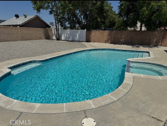 Detail Gallery Image 12 of 13 For 18260 Bonnie Ln, Fontana,  CA 92335 - 3 Beds | 2 Baths