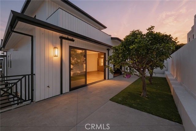 2111 Clark, Redondo Beach, California 90278, 4 Bedrooms Bedrooms, ,5 BathroomsBathrooms,Residential,For Sale,Clark,SB26059150