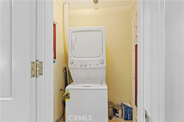 13405 Tiara Street, Valley Glen CA: https://media.crmls.org/medias/1ac39795-c4bb-4b89-b3e7-6ad9d2f512e0.jpg