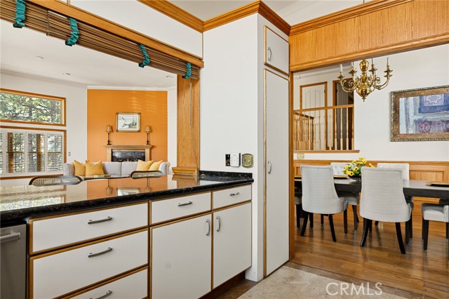 Detail Gallery Image 21 of 50 For 971 Grass Valley, Lake Arrowhead,  CA 92352 - 3 Beds | 4 Baths