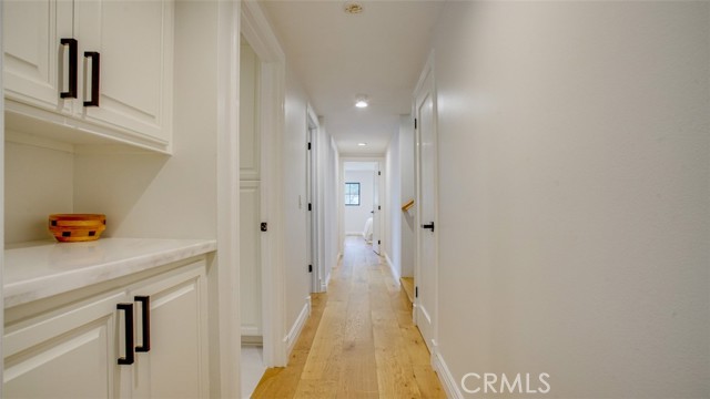 22914 Gershwin Drive, Woodland Hills CA: https://media.crmls.org/medias/1ac45f56-6c39-46a1-aaa8-023537442a03.jpg