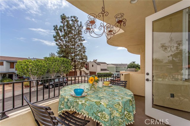 Detail Gallery Image 13 of 37 For 318 Cazador Ln a,  San Clemente,  CA 92672 - 4 Beds | 3/1 Baths