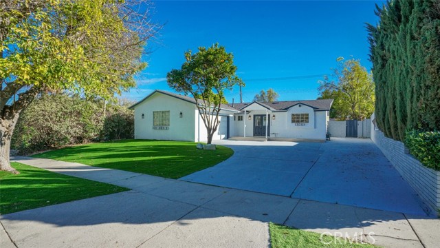 Detail Gallery Image 4 of 65 For 24306 Gilmore St, West Hills,  CA 91307 - 4 Beds | 2 Baths