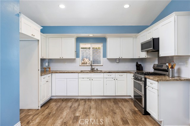 731 S Beechwood Avenue, Rialto CA: https://media.crmls.org/medias/1ac6a501-f50c-45bf-a7b7-4ea6335a3ea9.jpg