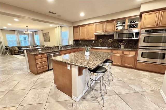 27123 Coral Bells Way, Murrieta CA: https://media.crmls.org/medias/1ac7300f-579a-447d-a774-9700b989f558.jpg