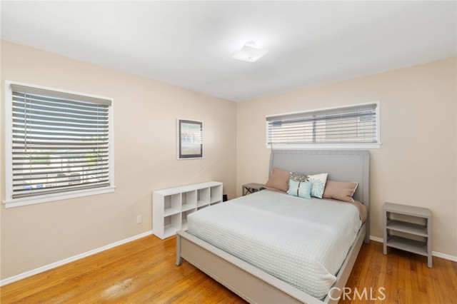 3 of 3 bedrooms, this is a best choice as primary bedroom