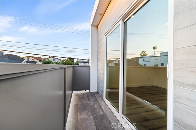 Detail Gallery Image 24 of 32 For 10857 Morrison #1/2,  North Hollywood,  CA 91601 - 4 Beds | 3 Baths