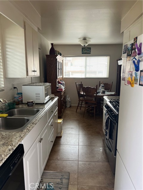 1662 Oxford Avenue, Santa Maria CA: https://media.crmls.org/medias/1ac91b43-9e7c-4c54-84c5-ef591b00bd1a.jpg