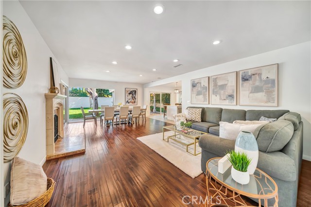 Detail Gallery Image 2 of 48 For 6136 Kentland, Woodland Hills,  CA 91367 - 4 Beds | 3 Baths