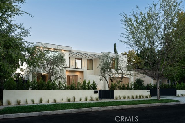 Front Image Thumbnail for CRGD25241076