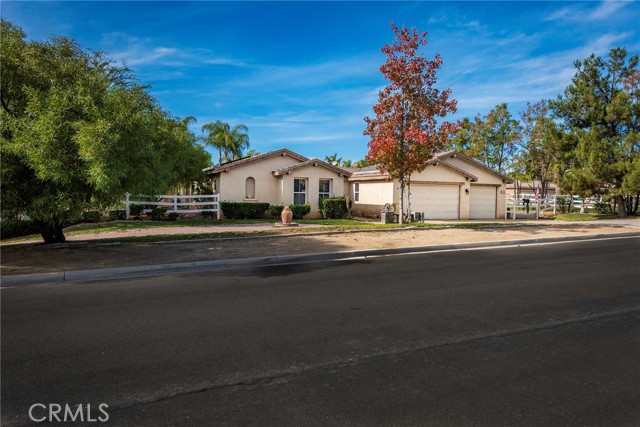 Detail Gallery Image 1 of 35 For 17741 Laurel Grove Rd, Riverside,  CA 92504 - 4 Beds | 3/1 Baths