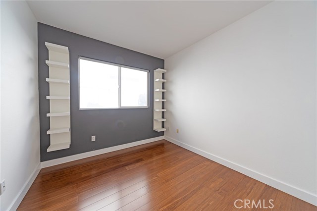 Detail Gallery Image 11 of 21 For 1615 Stoner Ave #3,  Los Angeles,  CA 90025 - 4 Beds | 3/1 Baths