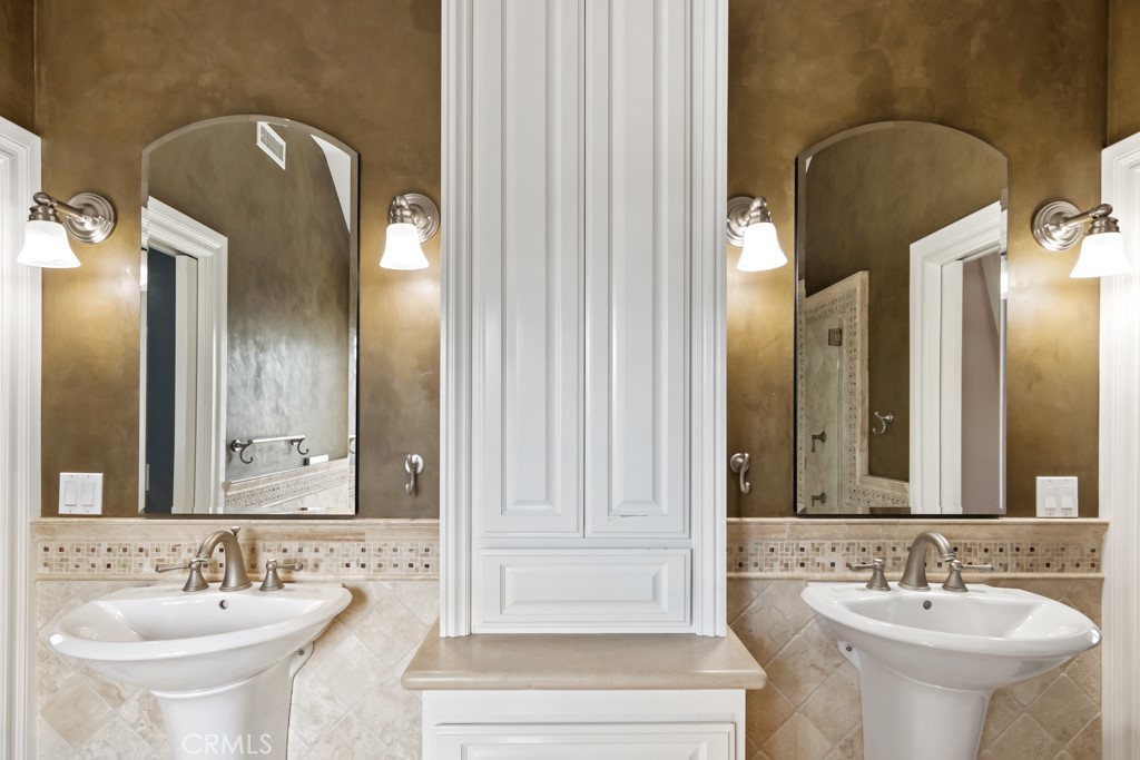 https://media.crmls.org/medias/1acadaa4-c1a0-455f-b568-5b0735b0dd8b.jpg?preset=X-Large