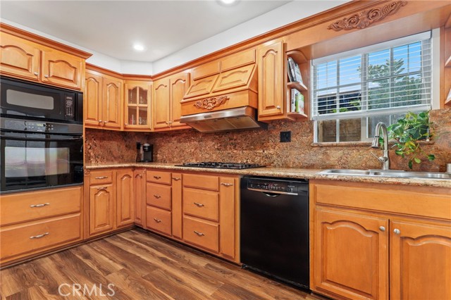 Detail Gallery Image 13 of 29 For 337 E Chapman, Placentia,  CA 92870 - 2 Beds | 2/1 Baths