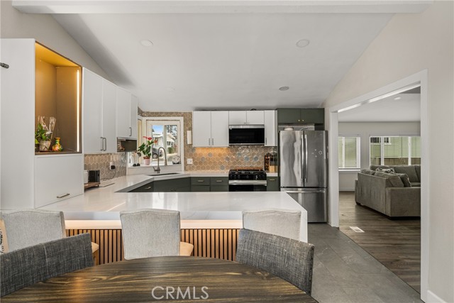 Detail Gallery Image 16 of 44 For 23301 Ridge Route Dr #56,  Laguna Hills,  CA 92653 - 3 Beds | 2 Baths